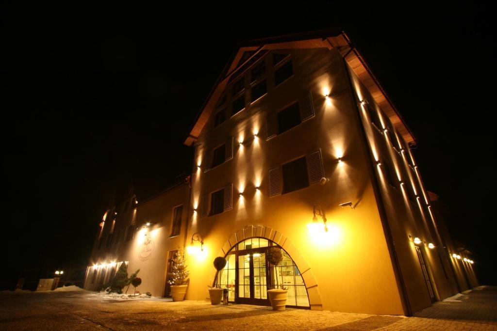 Villa Estera - Hotel & Restauracja Michalowice  Exterior photo